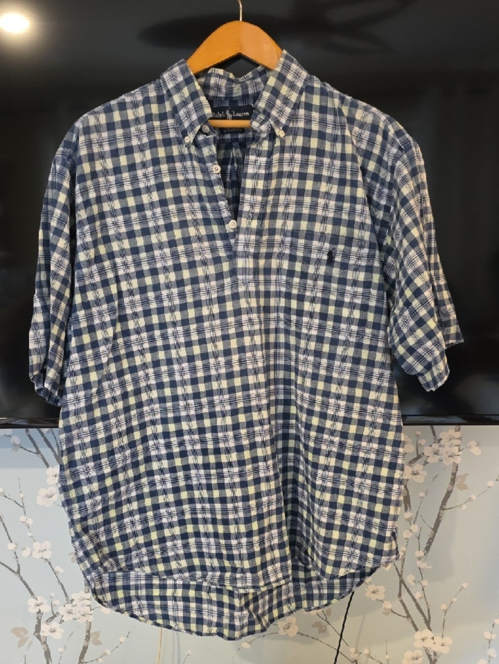 Short sleeved classic Blake style in Ralph Lauren size large